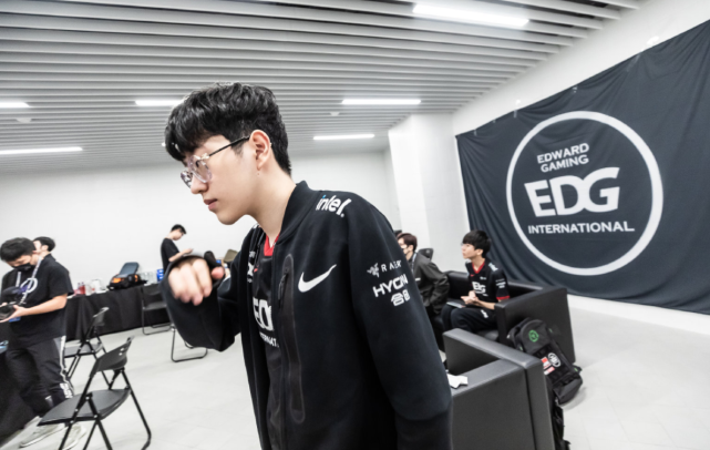 管理层的选 管理层的选