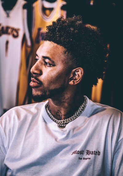 走近场地中 走近场地中